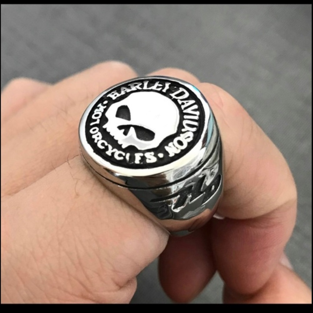 - HD Willie G Men’s Ring - Picture 2 of 3